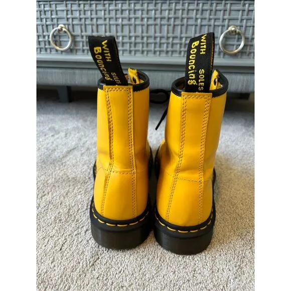 NWOB Dr Marten 1460 SMOOTH LEATHER LACE UP BOOTS, Sz 10 $150