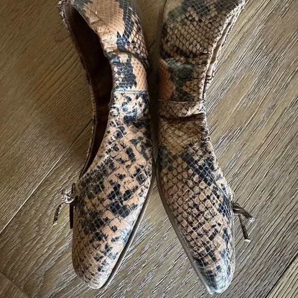 NWOB SEYCHELLES Breathless Flat In Snake