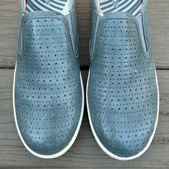 NWOB Taos Court perforated leather slip on shoes size 10
