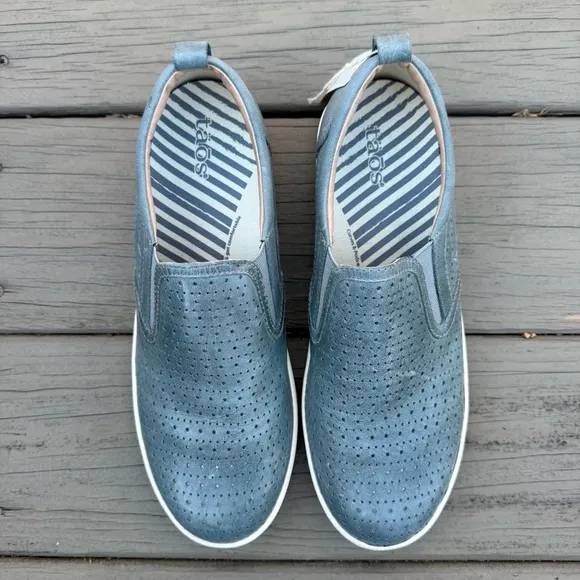 NWOB Taos Court perforated leather slip on shoes size 10