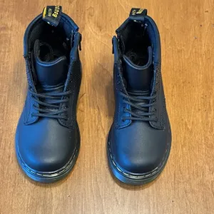 NWOB Toddler Dr. Martens Black Leather Boots (size 8)