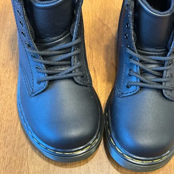 NWOB Toddler Dr. Martens Black Leather Boots (size 8)
