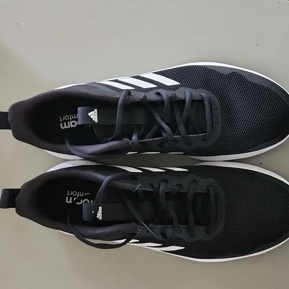 NWOT - Adidas -Cloud Foam Comfort Black and White Sneakers