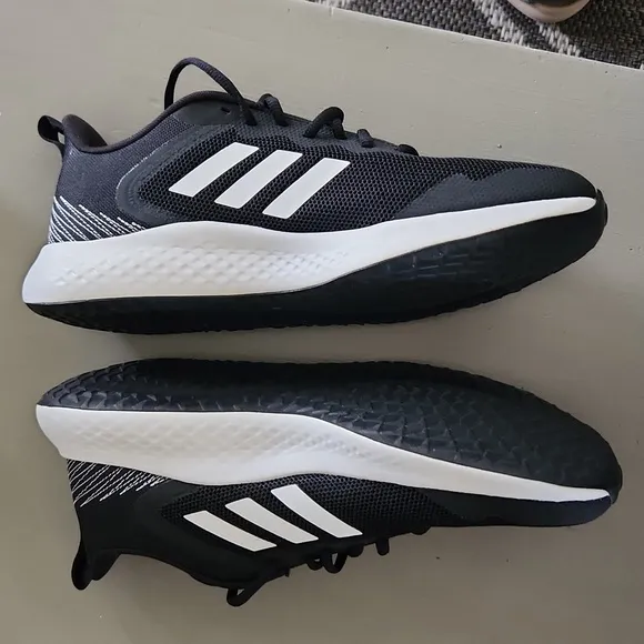 NWOT - Adidas -Cloud Foam Comfort Black and White Sneakers