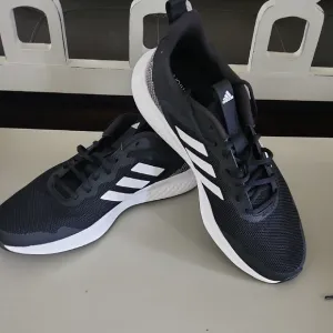 NWOT - Adidas -Cloud Foam Comfort Black and White Sneakers