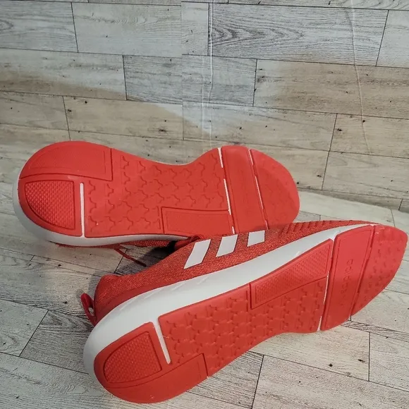 NWOT‎ Adidas Swift Run 22 Sneakers Mens Size 11 Red White Athletic Shoes