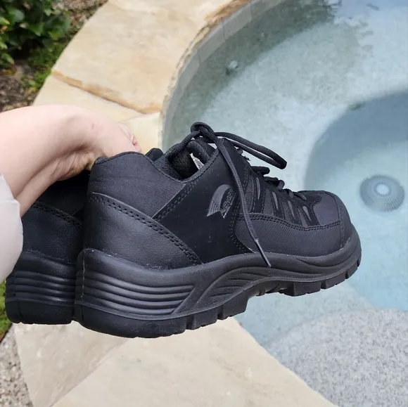 Nwot. Avenger work boots US 10,5 medium