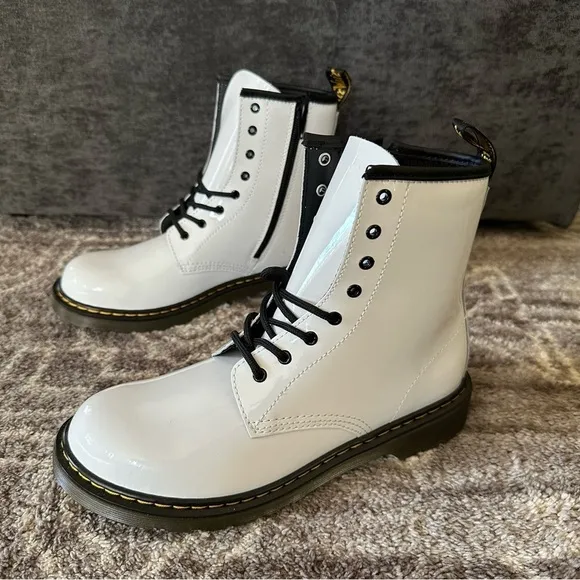 NWOT Dr Martens 1460 Y Zip Up Patent Leather Boots