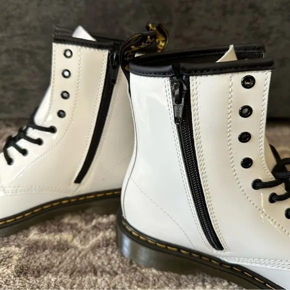 NWOT Dr Martens 1460 Y Zip Up Patent Leather Boots