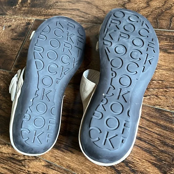 NWOT!  Rockport powered by DMX sandals, size 6