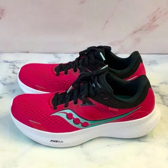NWOT saucony Magenta &amp; Black Athletic Sneakers Size 8