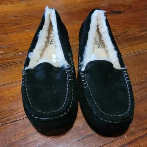 NWOT UGG sn 3312 Ansley women's slippers. Size 7