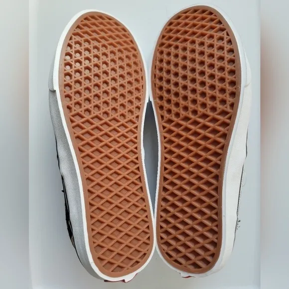 NWOT Vans Men's Asher Slip On Sneakers