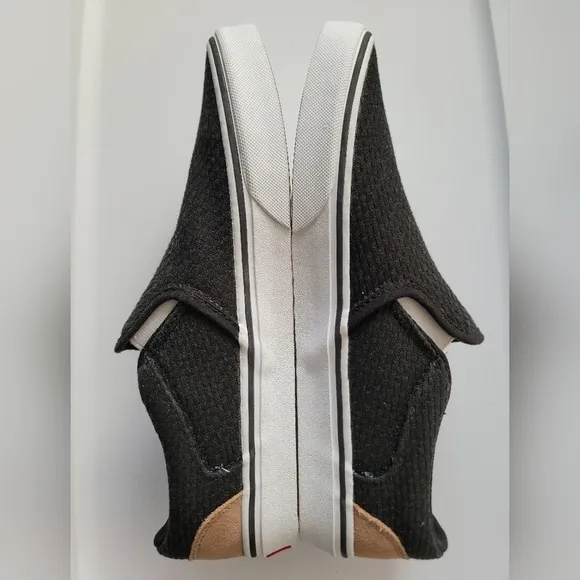 NWOT Vans Men's Asher Slip On Sneakers