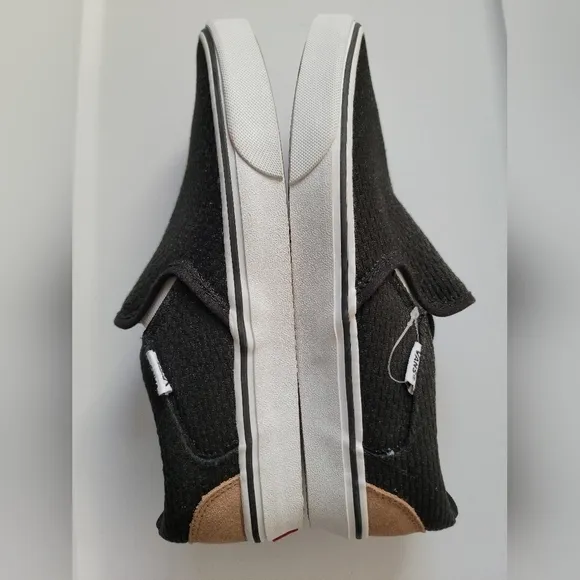 NWOT Vans Men's Asher Slip On Sneakers