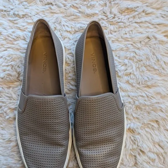 NWOT VINCE Blair Perforated Suede Sneaker size 8