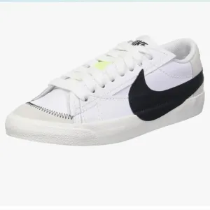 NWOT Womens Nike Low Blazer 77, White and Black Sneakers