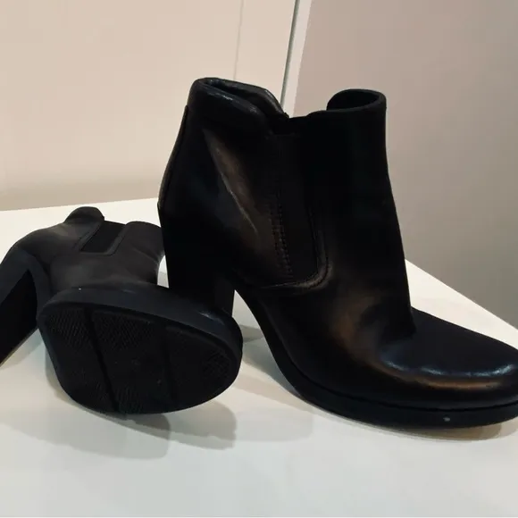 NWOT Y2K unworn Prada boots