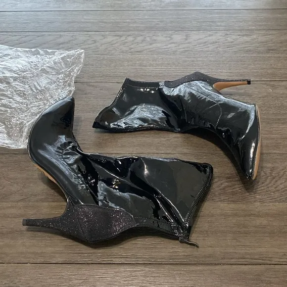 NWT BURJU Savage Ankle Closed Pointed Toe Wet Look With Sparkle Heel | 15