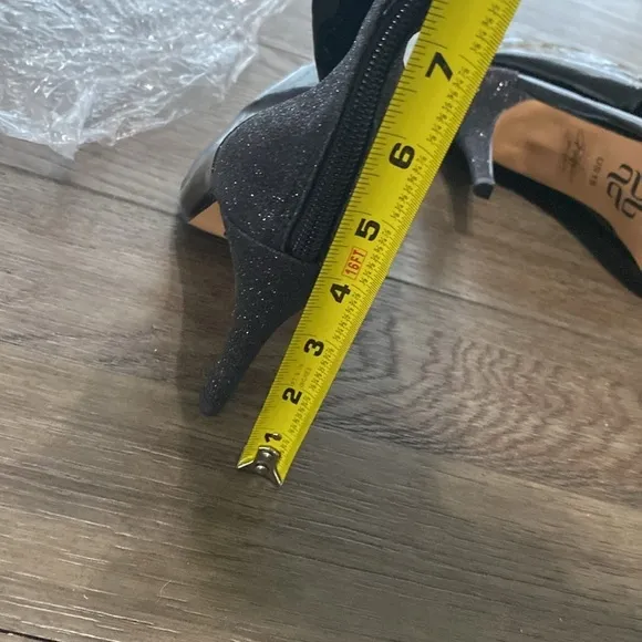 NWT BURJU Savage Ankle Closed Pointed Toe Wet Look With Sparkle Heel | 15