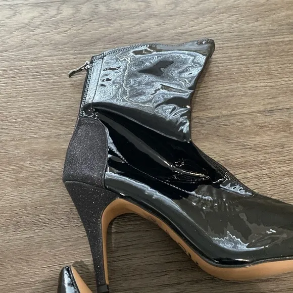 NWT BURJU Savage Ankle Closed Pointed Toe Wet Look With Sparkle Heel | 15