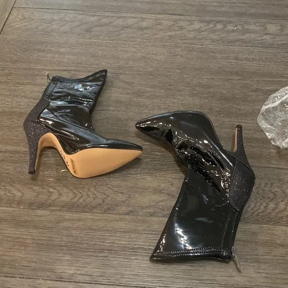 NWT BURJU Savage Ankle Closed Pointed Toe Wet Look With Sparkle Heel size 5
