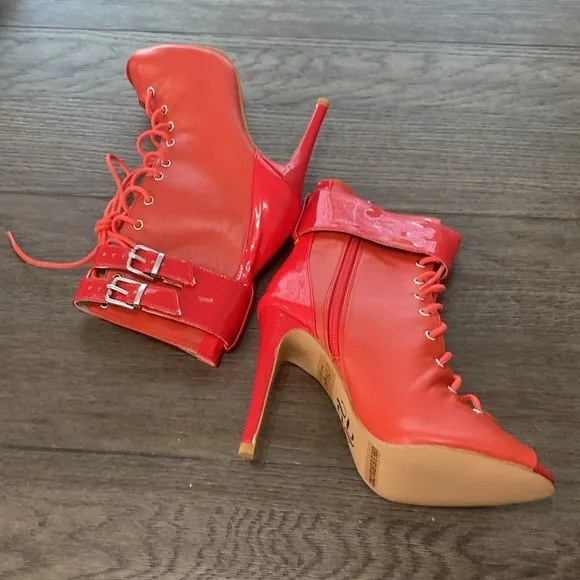 NWT BURJU Under The Influence Open Toe Lace Up Buckle Ankle Boots | Red 8.5/9.5