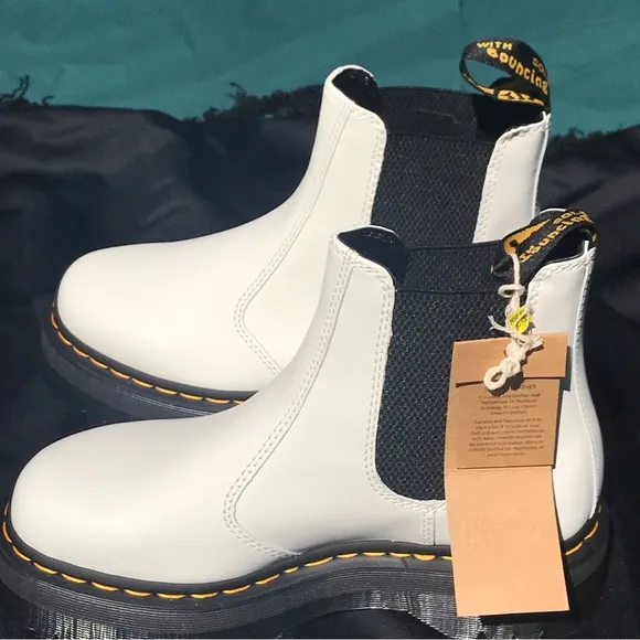 NWT Dr Marten 2976 Smooth Leather Quad/Platform Chelsea Boots