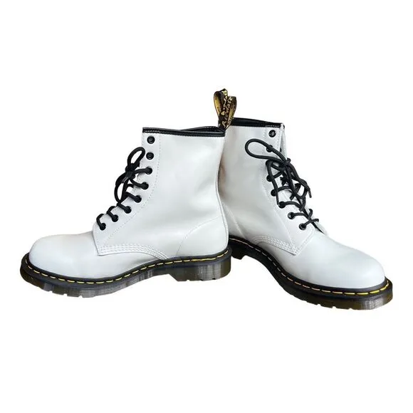 NWT Dr. Martens 1460 Smooth Leather Lace Up Boots - White - Womens sz 10