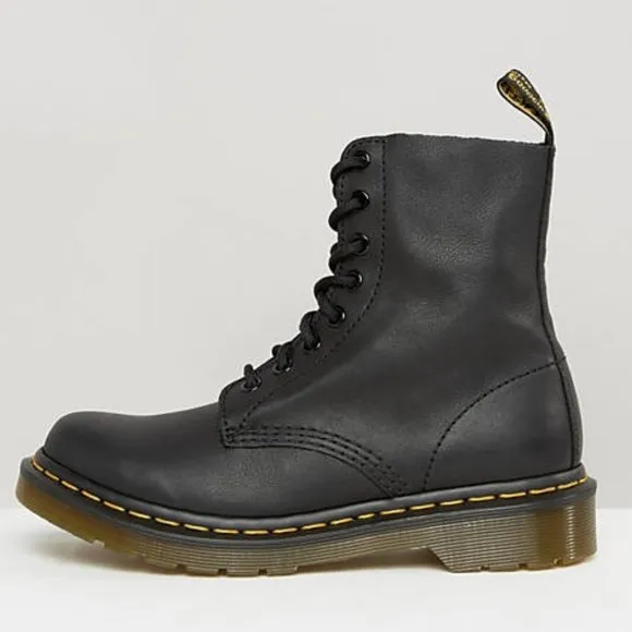 NWT Dr Martens Pascal 8 Eye Boots 5