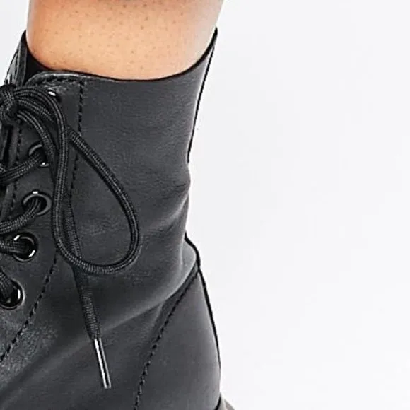 NWT Dr Martens Pascal 8 Eye Boots 5
