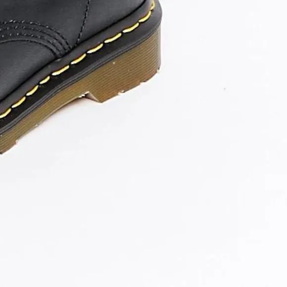 NWT Dr Martens Pascal 8 Eye Boots 5