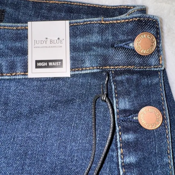 NWT  JUDY BLUE  Dark Wash High Rise Non Distressed Skort