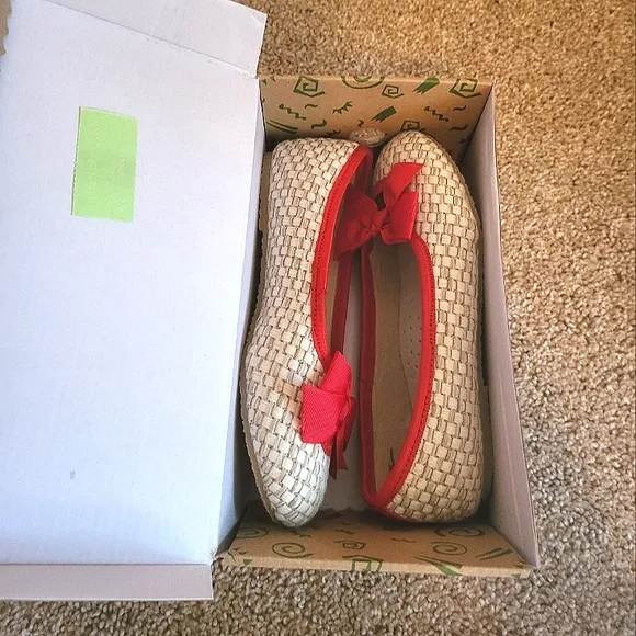 ♥️NWT♥️ L'AMOUR GIRLS DRESS FLATS