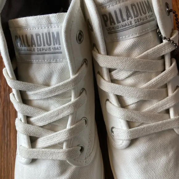 NWT Palladium Pampa HI Women’s White High-Top Sneaker/Boots