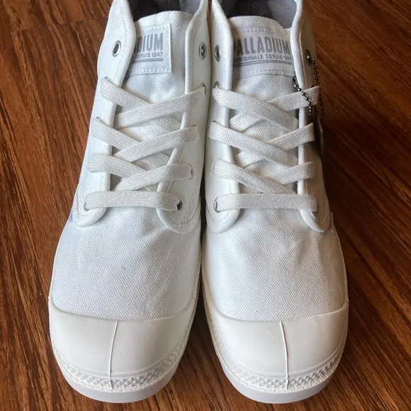 NWT Palladium Pampa HI Women’s White High-Top Sneaker/Boots