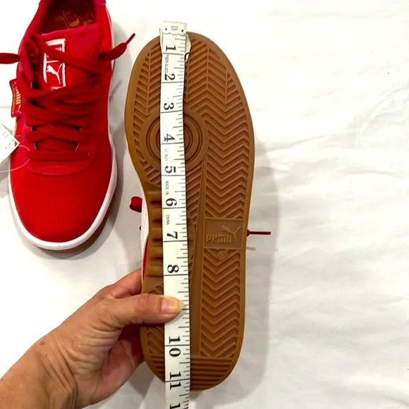 NWT Puma Red classic Sneakers size US 9