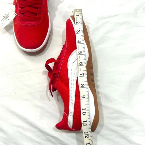 NWT Puma Red classic Sneakers size US 9