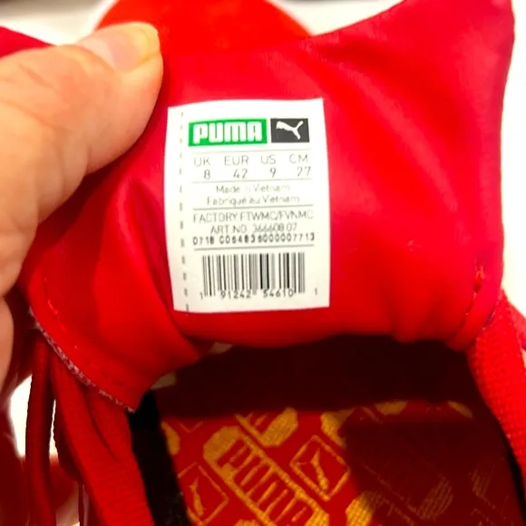 NWT Puma Red classic Sneakers size US 9