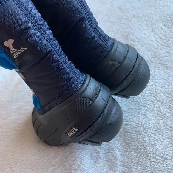 NWT Sorel Youth Waterproof Snow Boots 9​