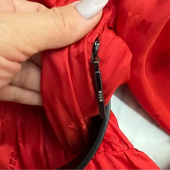 NWT❤️MSGM ❤️Red ALL OVER MSGM LOGO satin ruffle button dress