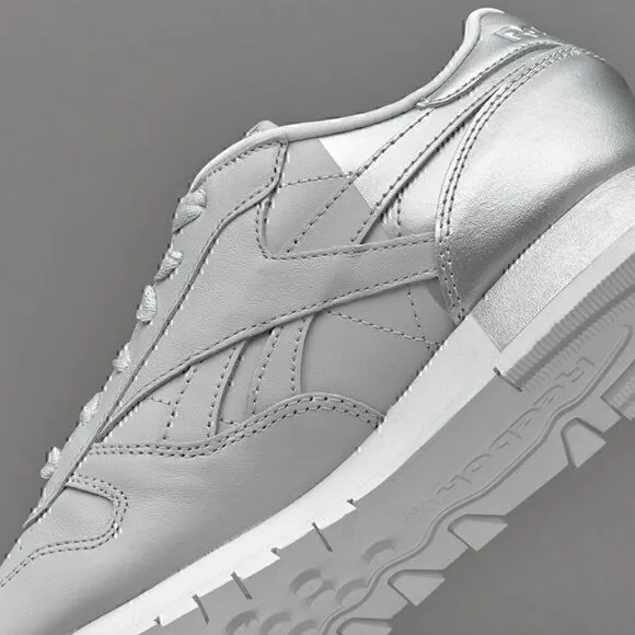 NWT Women’s Reebok Leather Matte Shine Pack Gray Silver AR3072  - 8.5