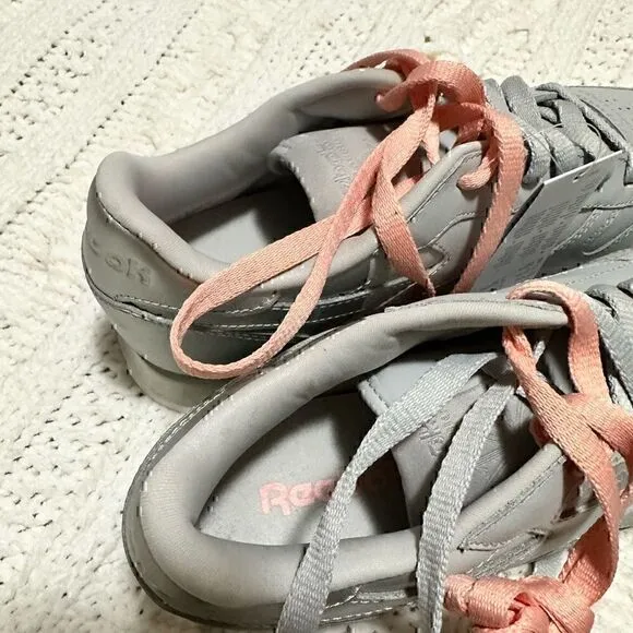NWT Women’s Reebok Leather Matte Shine Pack Gray Silver AR3072  - 8.5