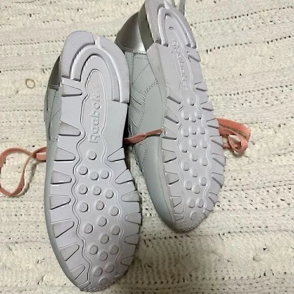 NWT Women’s Reebok Leather Matte Shine Pack Gray Silver AR3072  - 8.5