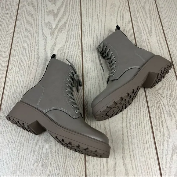 Olivia Miller Crystal Lace Front Combat Boot 6.5 Light Grey Faux Leather $105