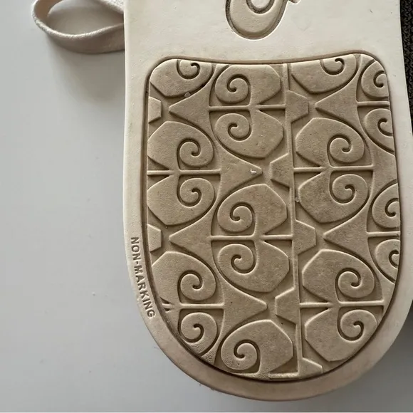 OluKai Pehuea Li-Sneakers-Slip on-Casual-Tapa-Women’s Size 8