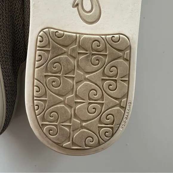 OluKai Pehuea Li-Sneakers-Slip on-Casual-Tapa-Women’s Size 8
