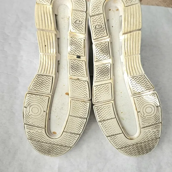 ON Cloud Roger Advantage sneakers