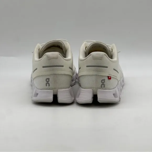 On Cloud Sneakers. Size 8