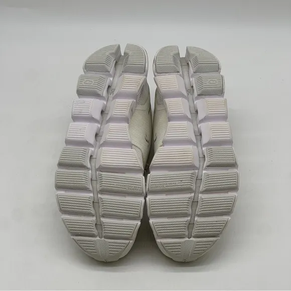 On Cloud Sneakers. Size 8